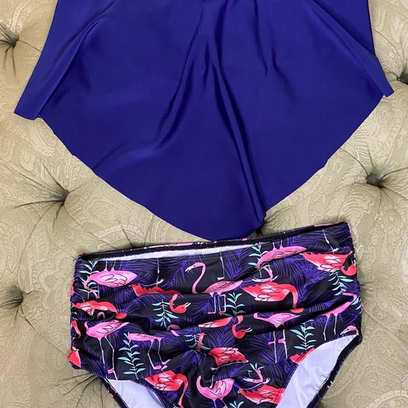 Adisputent Two Piece Swimsuit Flamingo Bottom Pattern Navy Top Size Small NWT - Picture 1 of 9